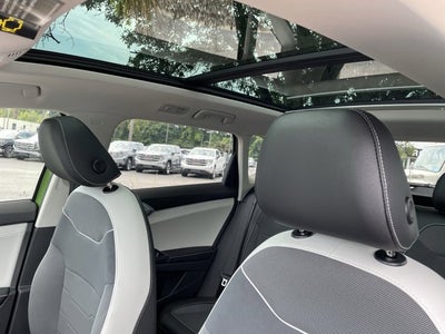 2025 Volkswagen Taos SE