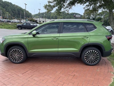 2025 Volkswagen Taos SE