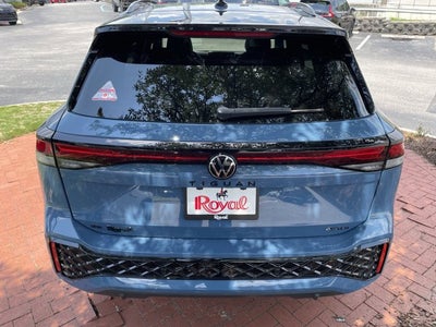 2026 Volkswagen Tiguan SE R-Line Black