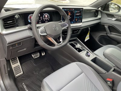 2026 Volkswagen Tiguan SE R-Line Black