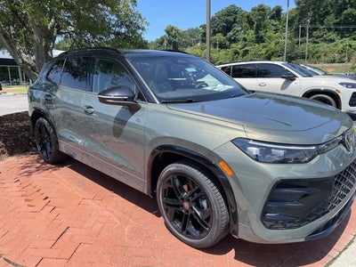2026 Volkswagen Tiguan SE R-Line Black