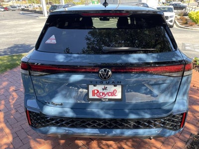 2026 Volkswagen Tiguan SE R-Line Black