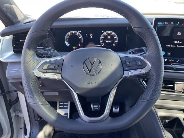 2026 Volkswagen Tiguan SE R-Line Black