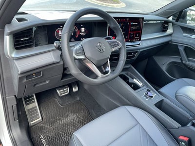 2026 Volkswagen Tiguan SE R-Line Black