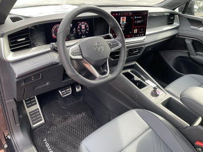 2026 Volkswagen Tiguan SE R-Line Black