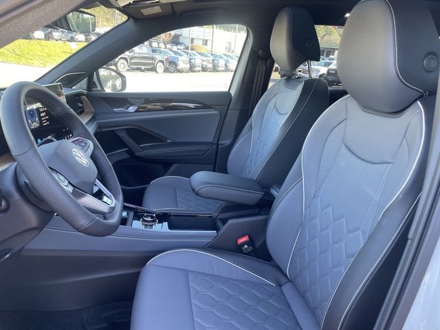 2026 Volkswagen Tiguan SEL R-Line Turbo