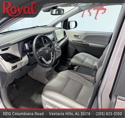 2018 Toyota Sienna XLE