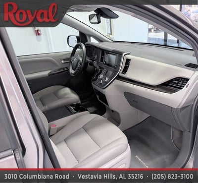 2018 Toyota Sienna XLE