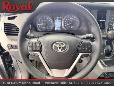 2018 Toyota Sienna XLE