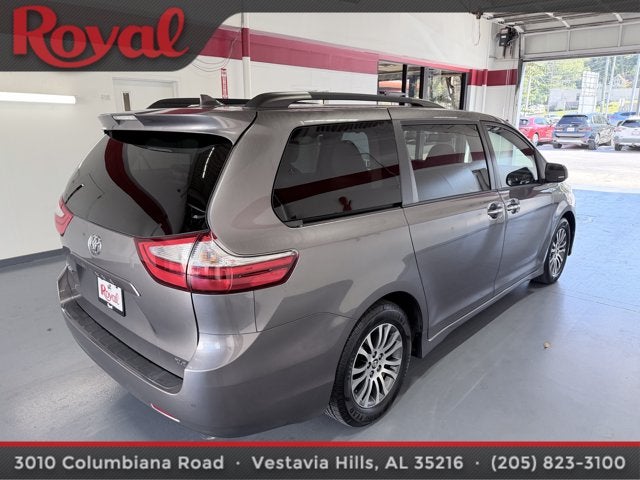 2018 Toyota Sienna XLE