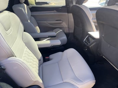 2025 Volvo EX90 Plus