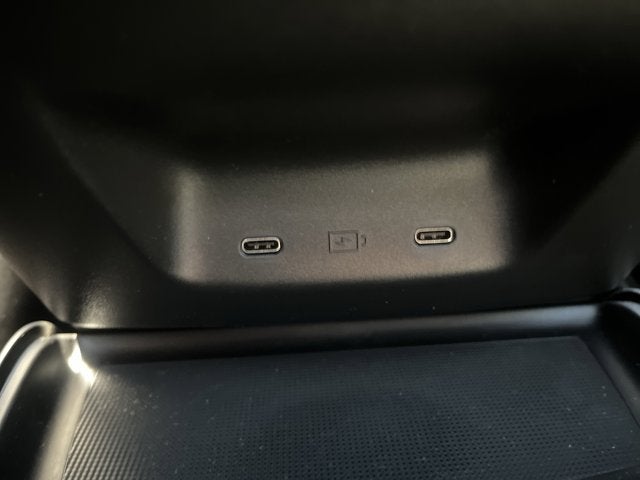 2025 Volvo EX90 Plus