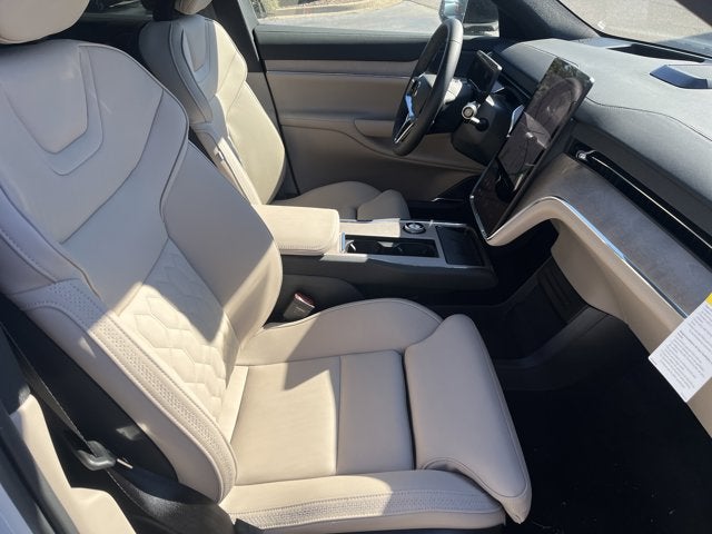 2025 Volvo EX90 Plus