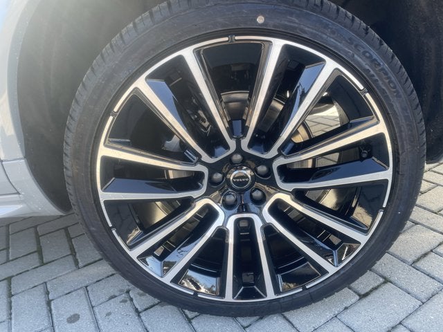 2026 Volvo XC90 Plus