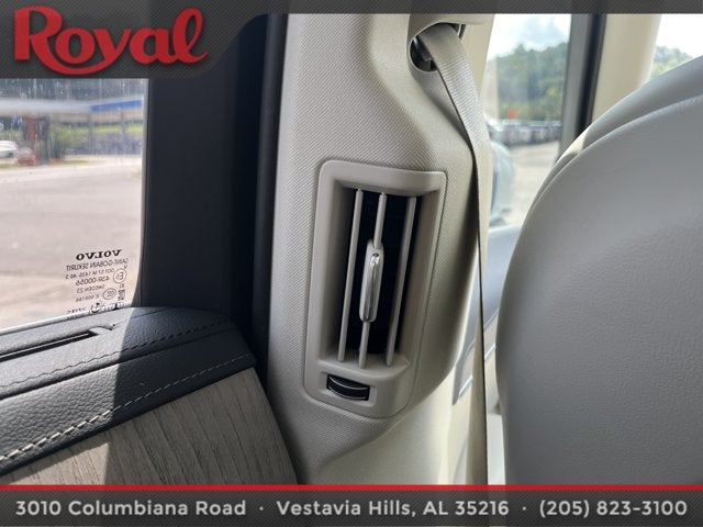 2024 Volvo XC90 Ultimate Bright Theme