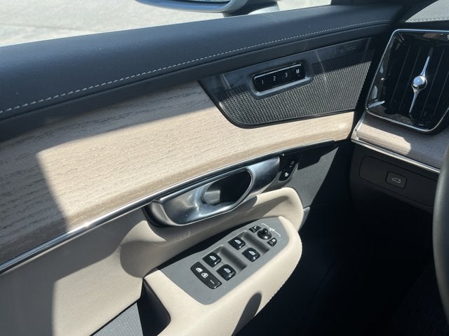 2026 Volvo XC90 Plus