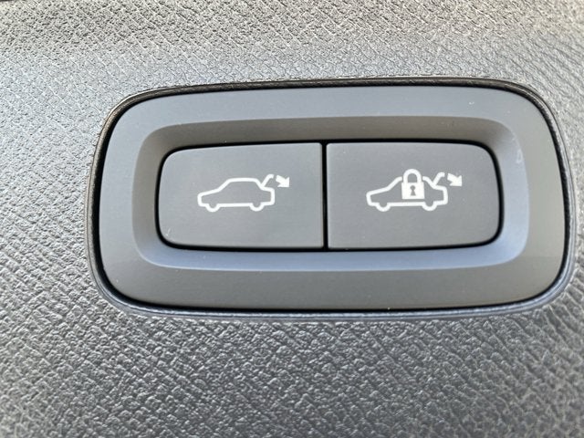 2026 Volvo XC90 Plus