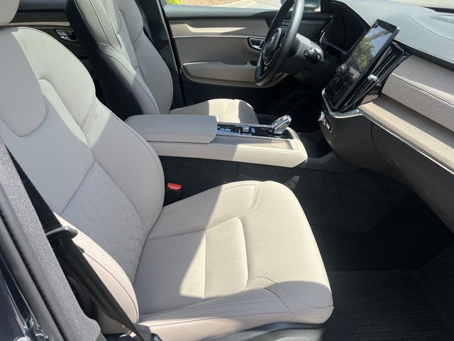 2026 Volvo XC90 Plus