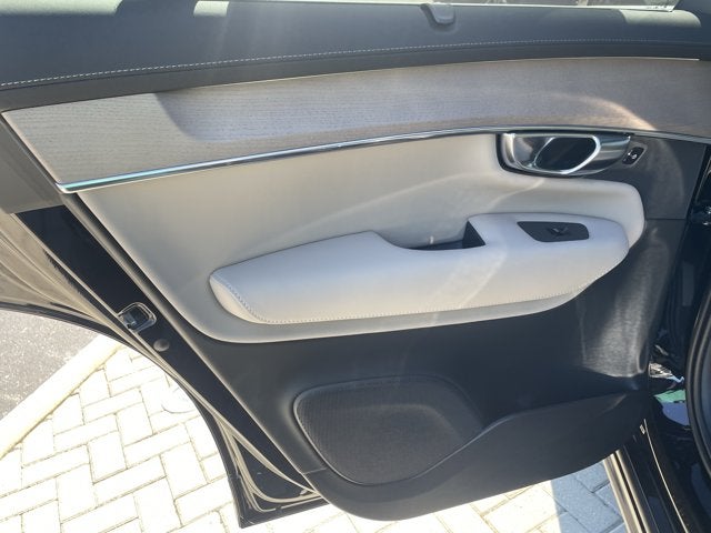 2027 Volvo XC90 Plus