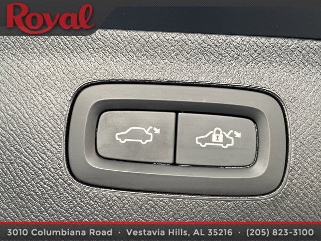 2024 Volvo XC90 Plus Bright Theme