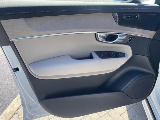 2027 Volvo XC90 Plus