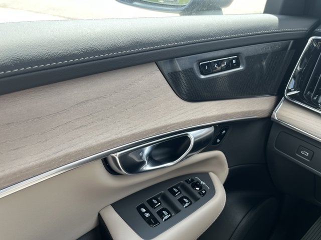 2026 Volvo XC90 Plus