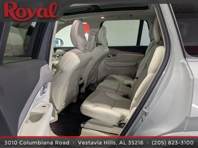2024 Volvo XC90 Plus Bright Theme