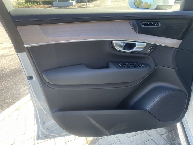 2026 Volvo XC90 Plus