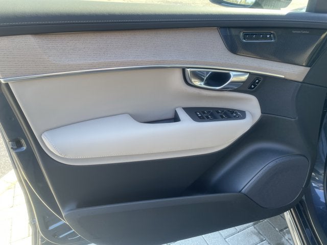 2026 Volvo XC90 Ultra Dark Theme