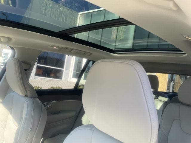 2026 Volvo XC90 Ultra Dark Theme