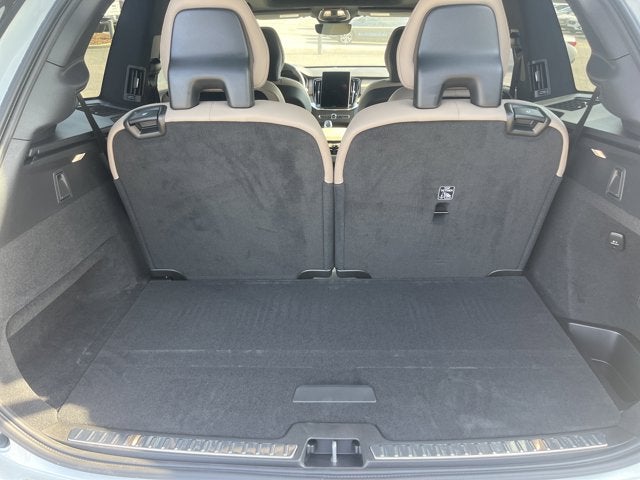 2026 Volvo XC90 Plug-In Hybrid Ultra Dark Theme