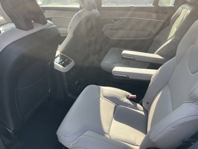 2026 Volvo XC90 Plug-In Hybrid Ultra Dark Theme