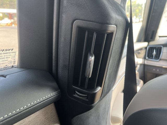 2026 Volvo XC90 Plug-In Hybrid Ultra Dark Theme