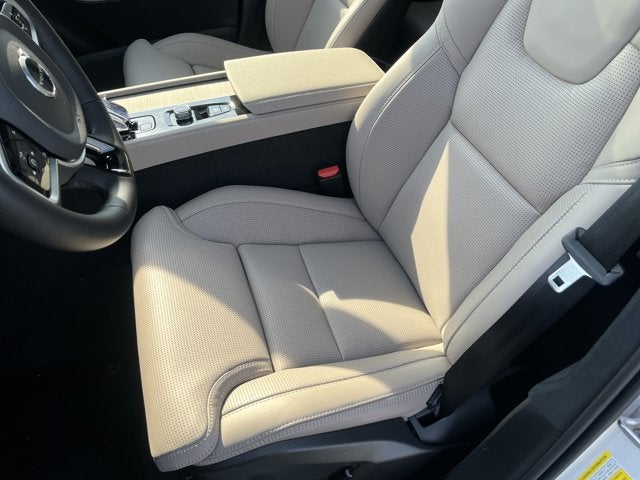 2026 Volvo XC90 Plug-In Hybrid Ultra Dark Theme