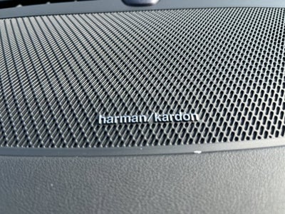 2026 Volvo XC90 Plug-In Hybrid Ultra Dark Theme