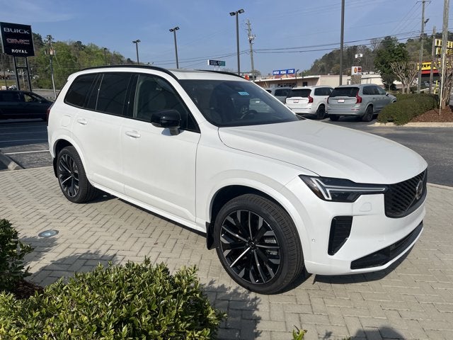 2026 Volvo XC90 Plug-In Hybrid Ultra Dark Theme