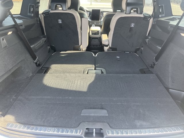 2026 Volvo XC90 Plug-In Hybrid Ultra Dark Theme