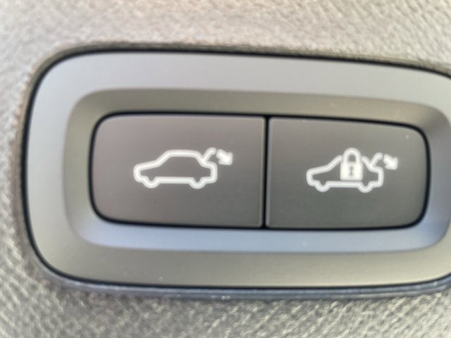 2026 Volvo XC90 Plug-In Hybrid Plus