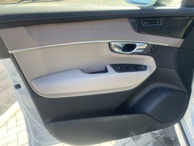 2026 Volvo XC90 Plug-In Hybrid Plus