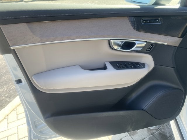 2026 Volvo XC90 Plug-In Hybrid Plus