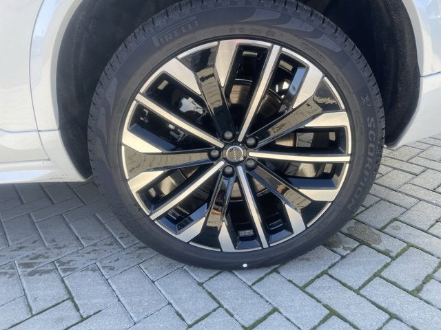 2026 Volvo XC90 Plug-In Hybrid Plus