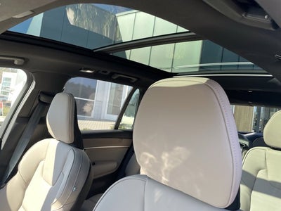 2026 Volvo XC90 Plug-In Hybrid Plus