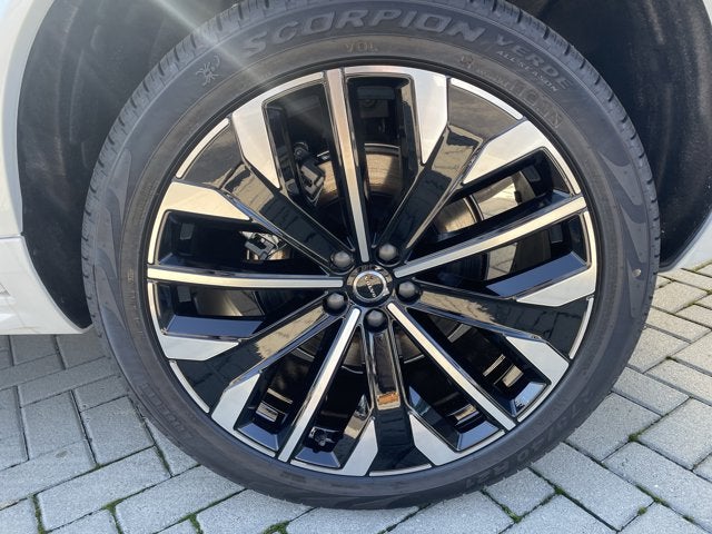 2026 Volvo XC90 Plug-In Hybrid Plus