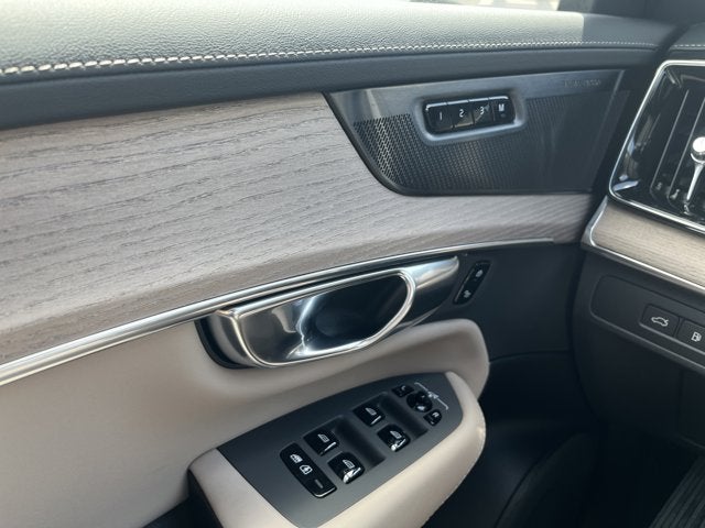 2026 Volvo XC90 Plug-In Hybrid Ultra