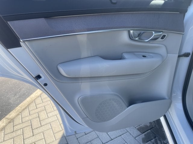 2026 Volvo XC90 Plug-In Hybrid Ultra