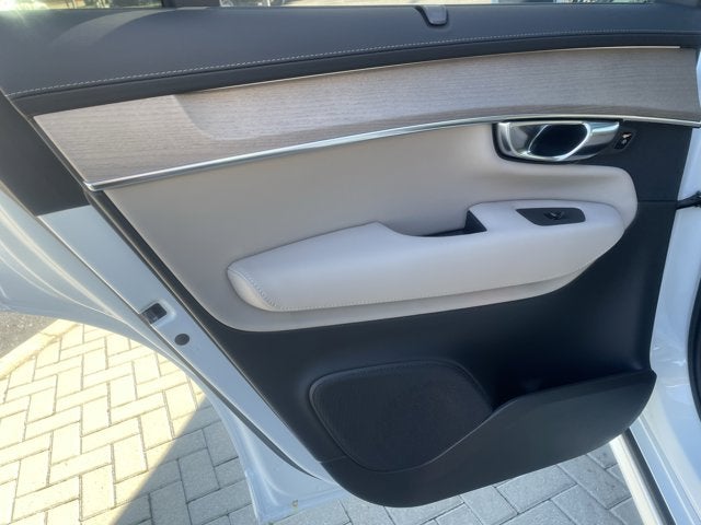 2026 Volvo XC90 Plug-In Hybrid Ultra