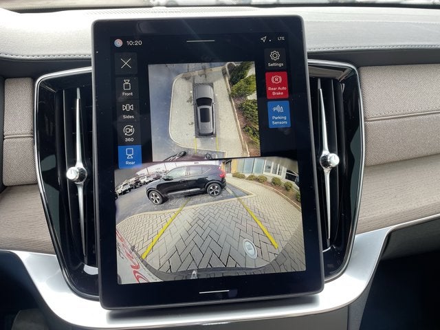 2026 Volvo XC90 Plug-In Hybrid Ultra Dark Theme