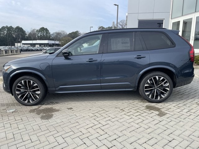 2026 Volvo XC90 Plug-In Hybrid Ultra Dark Theme