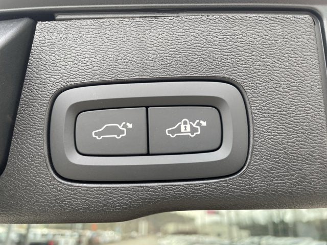 2026 Volvo XC60 Plug-In Hybrid Plus