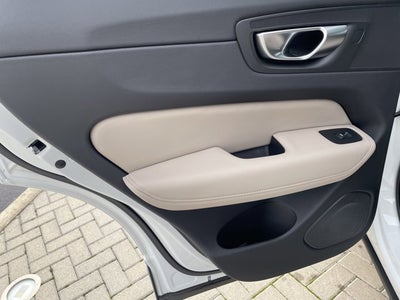 2026 Volvo XC60 Plug-In Hybrid Plus